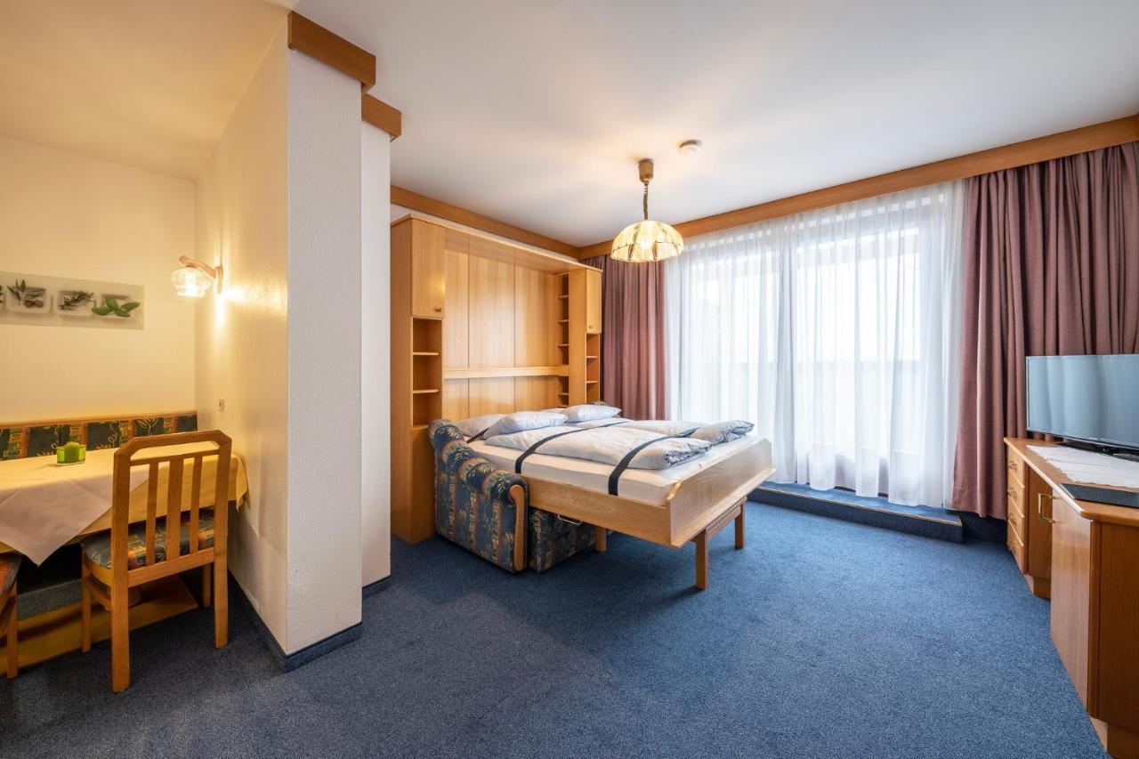 Fruehstueckspension-Appartementhaus Wasserer Бад Кляйнкирххайм Экстерьер фото