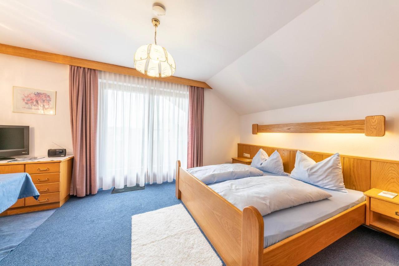 Fruehstueckspension-Appartementhaus Wasserer Бад Кляйнкирххайм Экстерьер фото